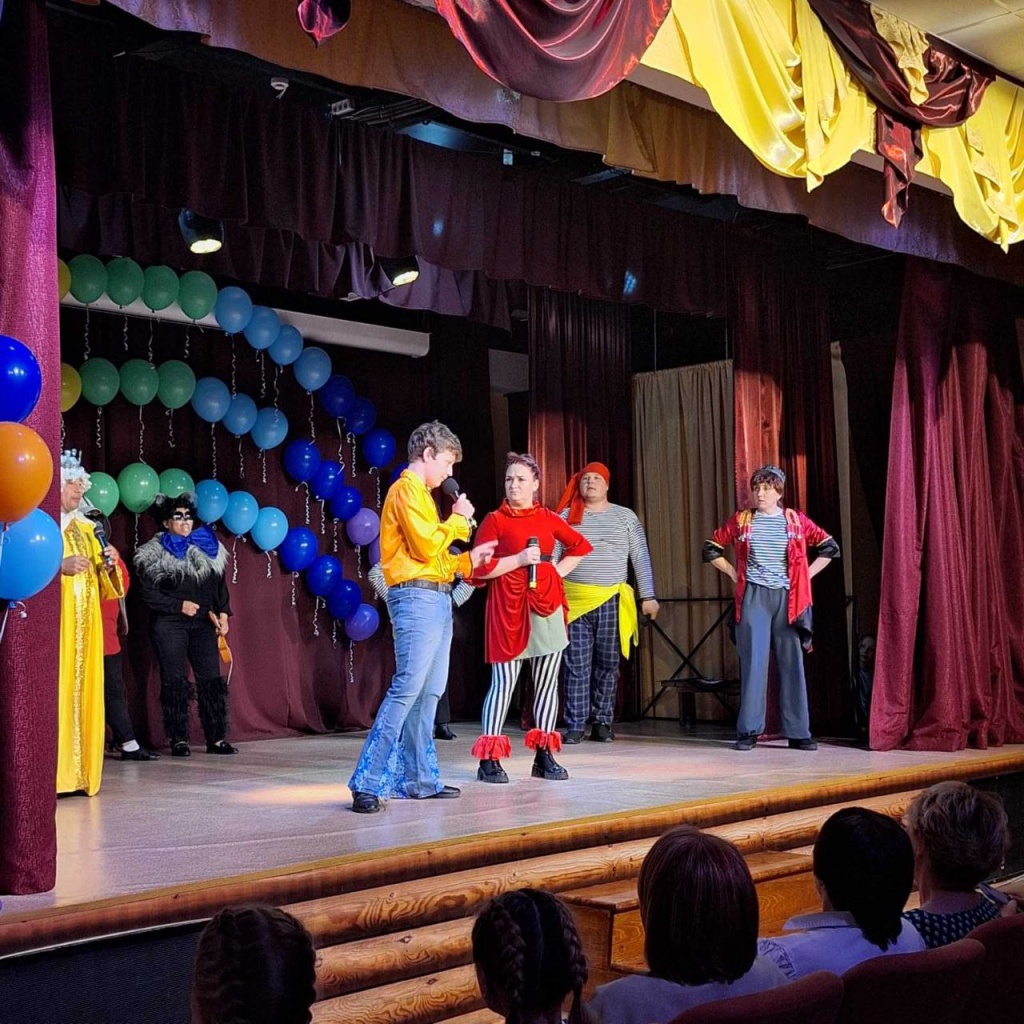 Ежегодный фестиваль детского творчества "Радуга талантов" объединил около 500 мальчишек и девчонок Иркутского района
