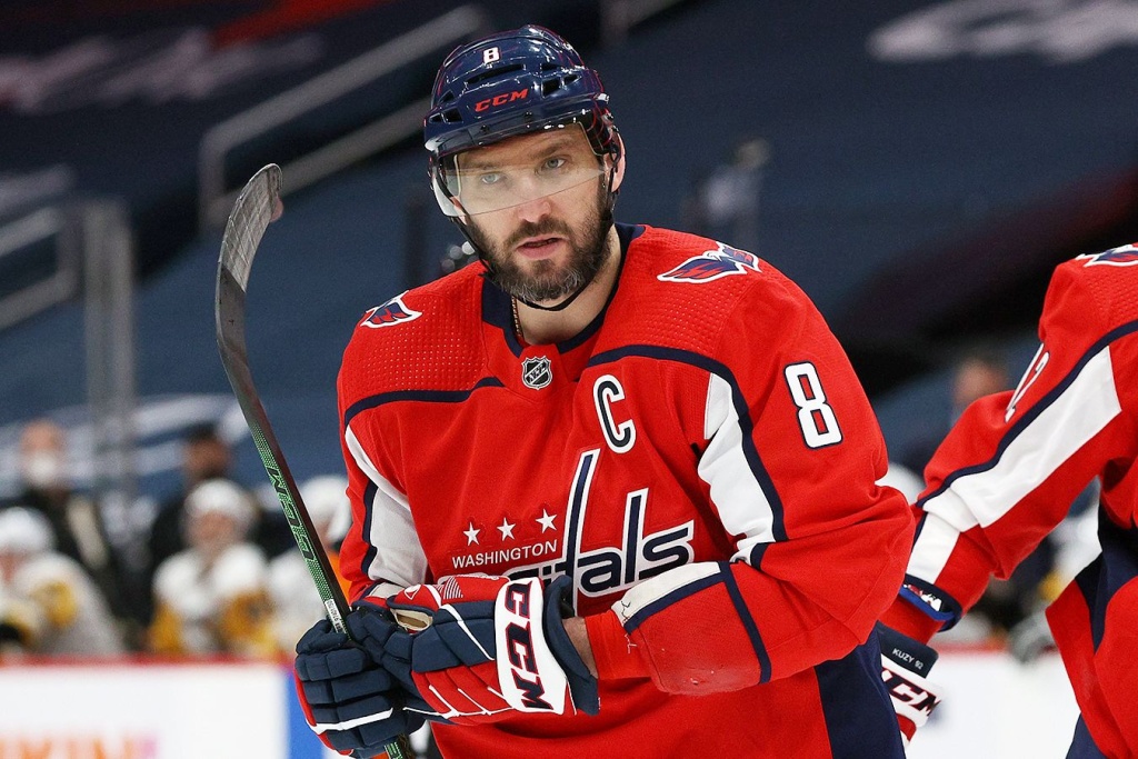 Александр Овечкин занял 14-ю строчку в рейтинге лучших бомбардиров НХЛ