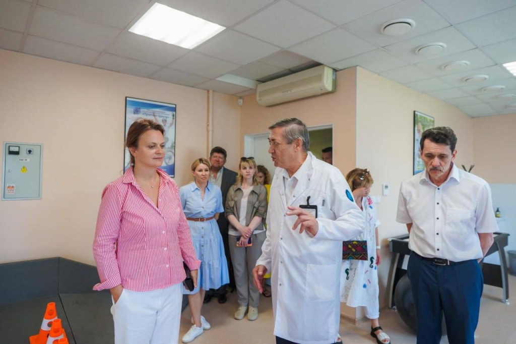 Анна Цивилёва и Людмила Болатаева посетили реабилитационный центр в Коломне