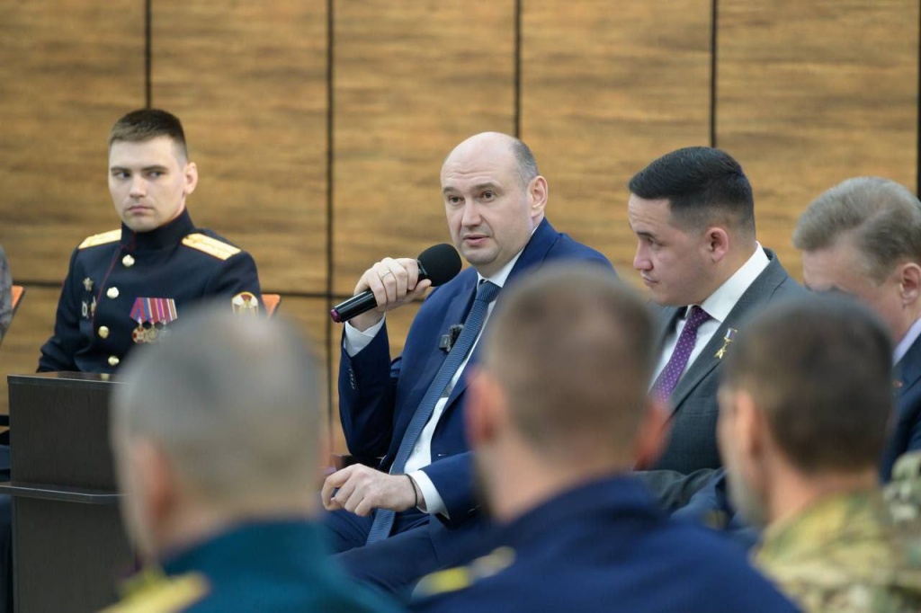 Евгений Солнцев пообщался с финалистами программы кадрового резерва «Герои Оренбуржья»