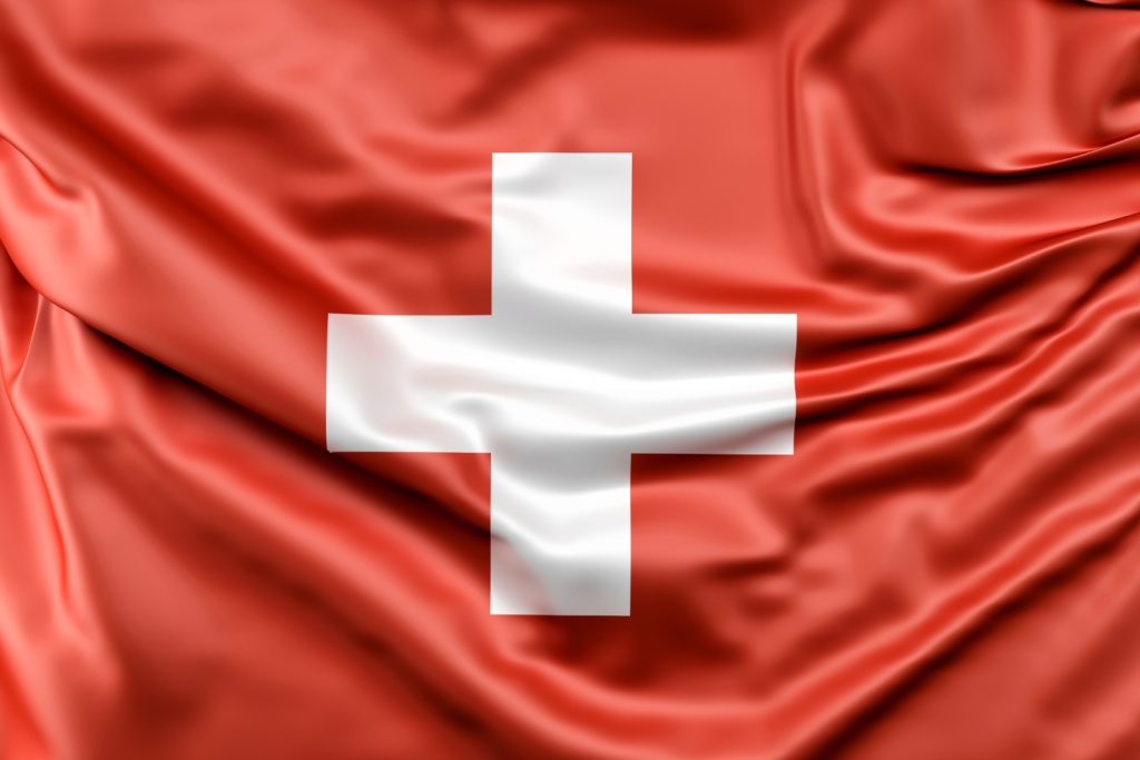Банки Швейцарии стали закрывать счета россиянам с двойным гражданством 