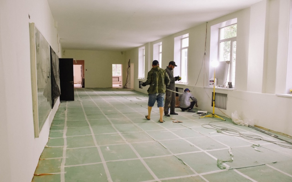 Председатель Совета депутатов Пушкинского и замглавы округа проверили ход ремонтных работ в ДК «Импульс»