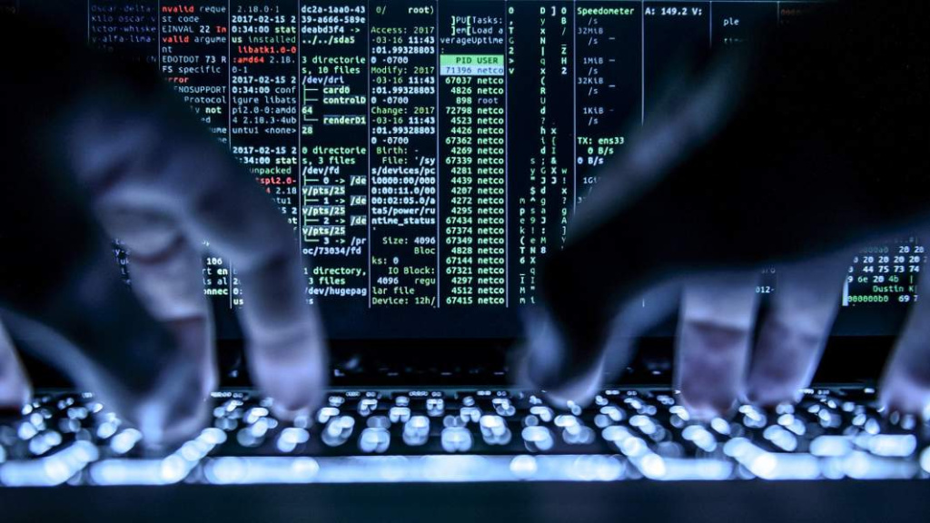 Для того чтобы эффективно бороться с незаконным получением вычетов по НДС в Госдуму внесли законопроект, который устанавливает уголовную ответственность за предоставление и сбыт заведомо подложных налоговых деклараций и счетов-фактур. Сейчас налоговики оценивают оборот незаконно оформленных вычетов в 1 трлн рублей в год. Причем отмечается, что действующие законы не дают возможности выявить организаторов таких площадок, занимающихся продажей фиктивных документов. Здесь юристы согласны с явной необходимостью предания таким деяниям статуса уголовных, но и говорят о том, что представленная версия законопроекта несёт риски и для добросовестных бизнесов, делятся «РИА-НОВОСТИ» и «Коммерсантъ». Для того чтобы эффективно бороться с незаконным получением вычетов по НДС в Госдуму внесли законопроект, который устанавливает уголовную ответственность за предоставление и сбыт заведомо подложных налоговых деклараций и счетов-фактур. Сейчас налоговики оценивают оборот незаконно оформленных вычетов в 1 трлн рублей в год. Причем отмечается, что действующие законы не дают возможности выявить организаторов таких площадок, занимающихся продажей фиктивных документов. Здесь юристы согласны с явной необходимостью предания таким деяниям статуса уголовных, но и говорят о том, что представленная версия законопроекта несёт риски и для добросовестных бизнесов, делятся «РИА-НОВОСТИ» и «Коммерсантъ».