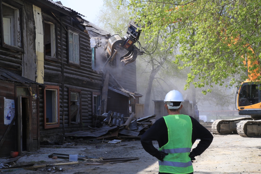 В Новосибирске планируют до 2029 года расселить 500 аварийных домов