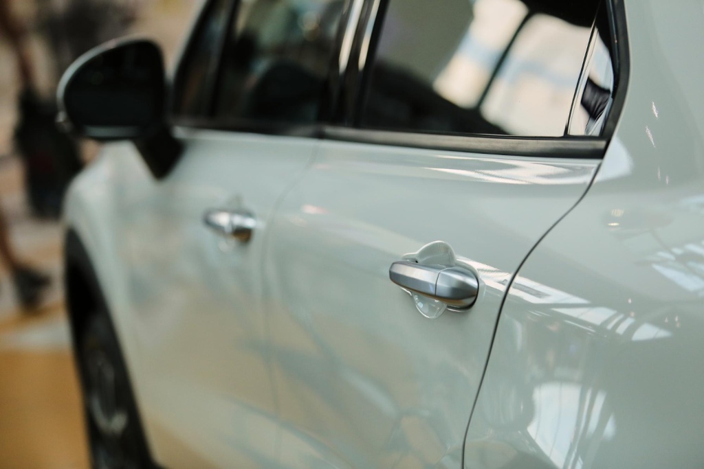«Автостат»: в марте более чем на 45% снизились продажи легковых автомобилей в России
