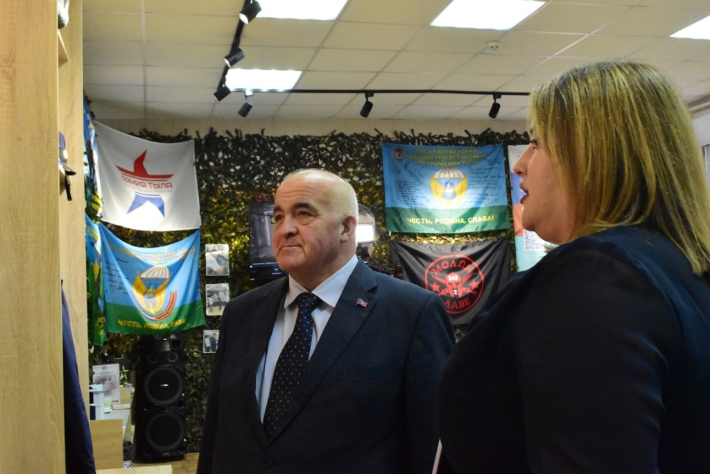 Губернатор Сергей Ситников лично поблагодарил волонтёров «Армии тыла памяти Эдуарда Реунова» за масштабную помощь российским военным