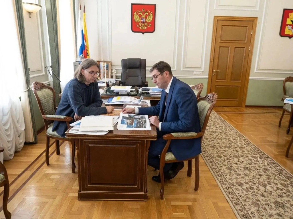 «Люблю Воронеж» по‑новому: Сергей Петрин рассказал о фотопроекте Андрея Парфёнова к 440‑летию города