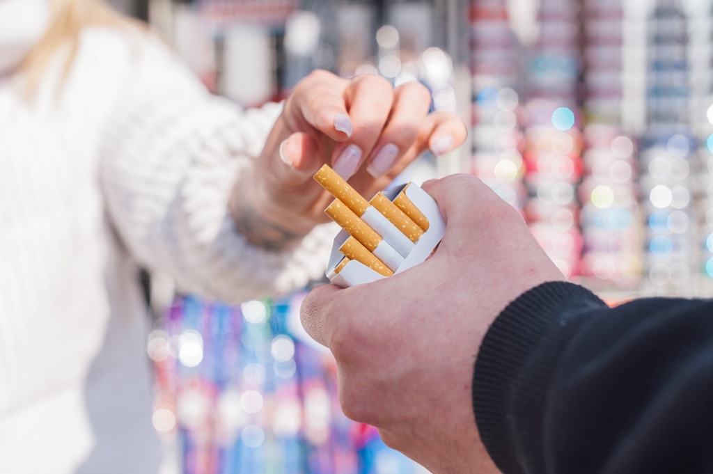 В Липецкой области пару уличили в продаже поддельных сигарет