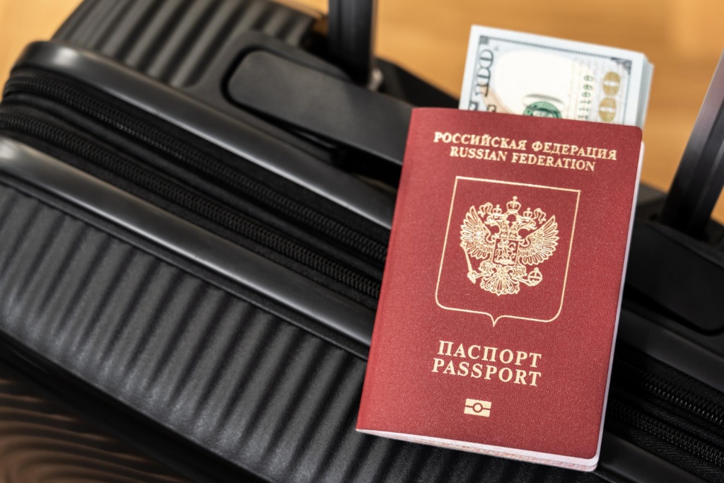 Октябрь на туристическом рынке: рост в Эмиратах и Китае, спад в России и Абхазии
