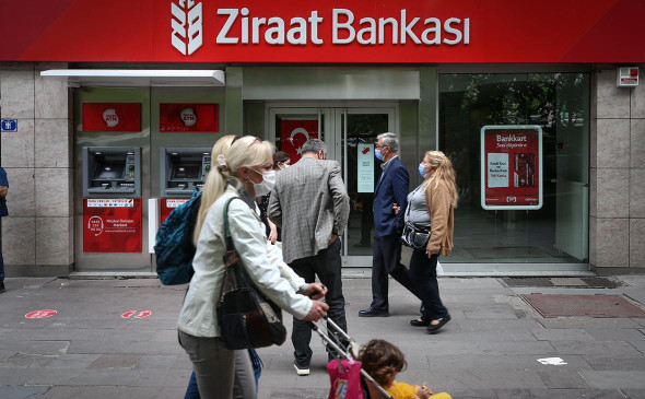Российские туристы начали жаловаться на форумах на ужесточение условий обслуживания карт «Мир» турецкими банками