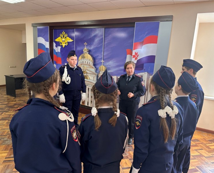 Полицейские Мордовии пригласили к себе на экскурсию кадетов из Краснослободска