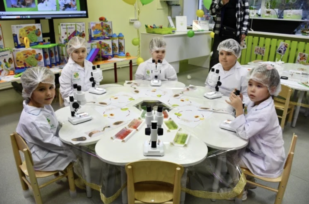 В Иванове в детском саду №15 открылась инновационная лаборатория «БиоЛаб.Дети» для юных исследователей