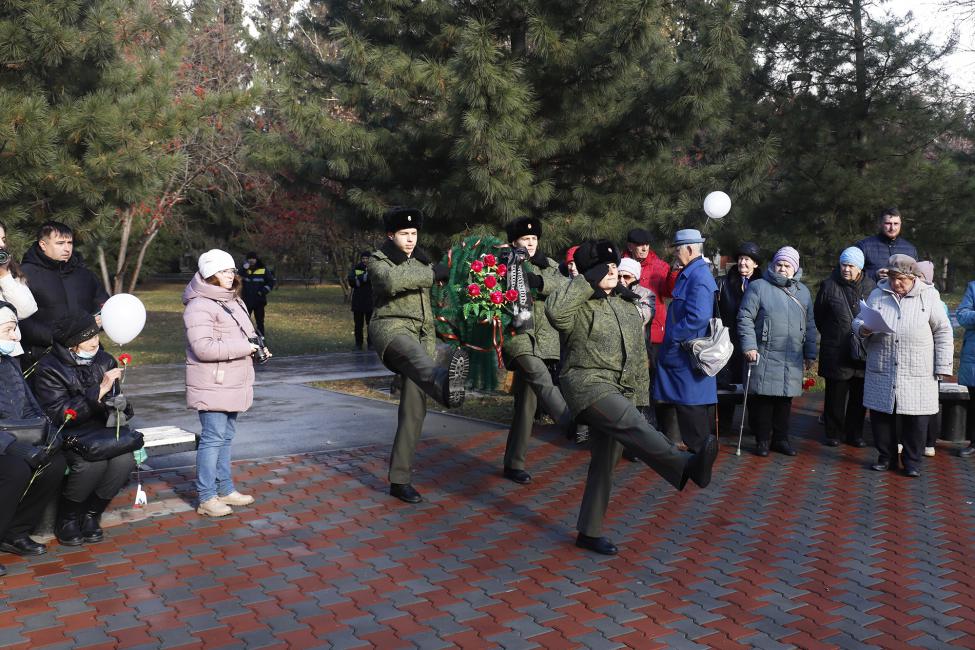 Депутаты ЗАКСа Новосибирской области приняли участие в митинге, посвящённом Дню белых журавлей Депутаты ЗАКСа Новосибирской области приняли участие в митинге, посвящённом Дню белых журавлей