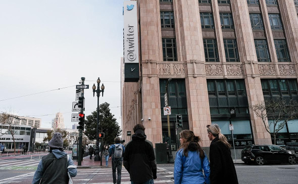 Twitter уволил почти 5 тысяч подрядчиков Twitter уволил почти 5 тысяч подрядчиков
