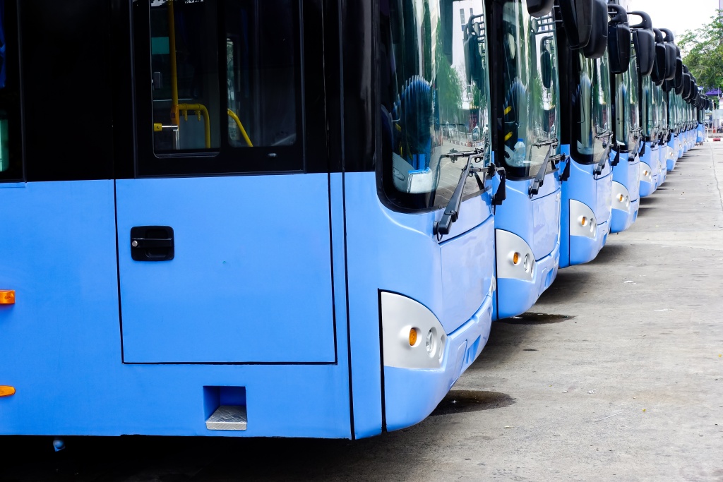 Регионам в этом году поставят более 2500 школьных автобусов