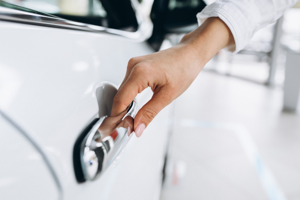 Продажи новых автомобилей в России в январе-июле выросли на 58% Продажи новых автомобилей в России в январе-июле выросли на 58%