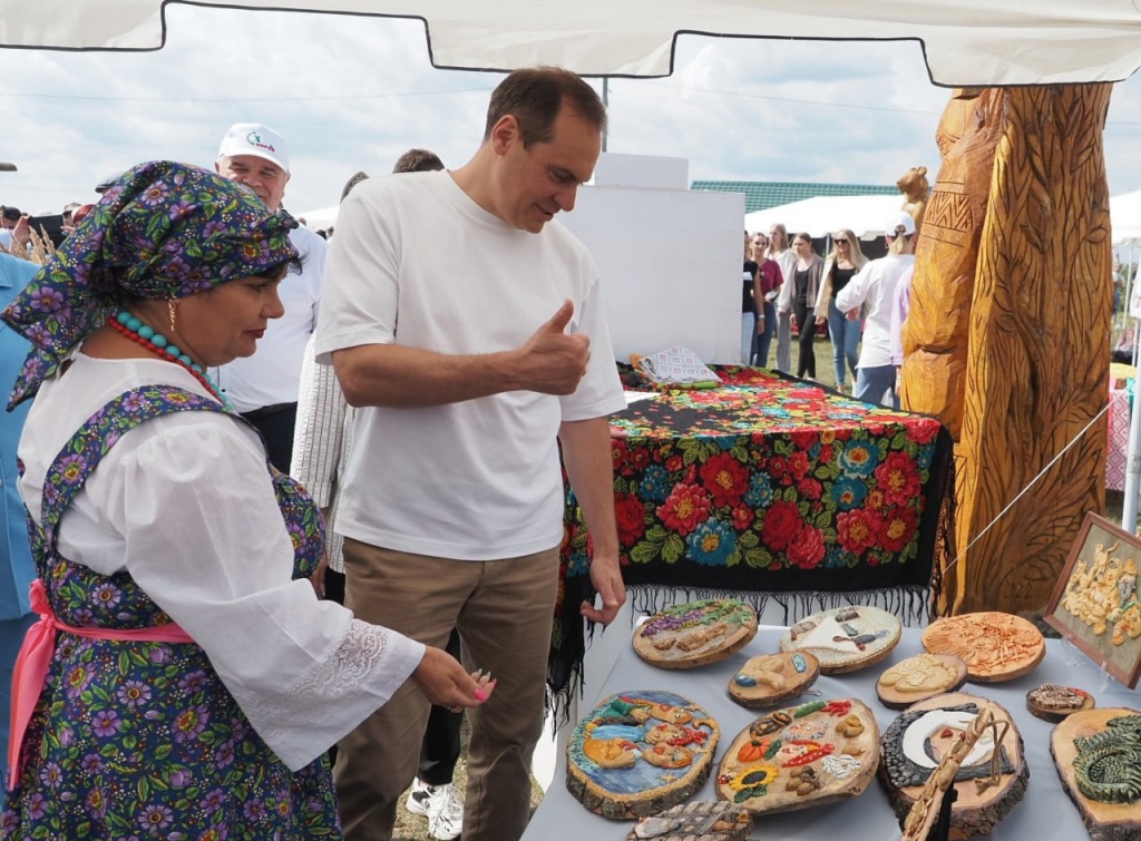 На обновлённом пляже Карнайского водоёма прошёл турнир по пляжному футболу