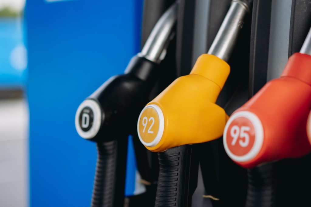 Минэнерго порекомендовало нефтяникам увеличить продажи бензина на бирже