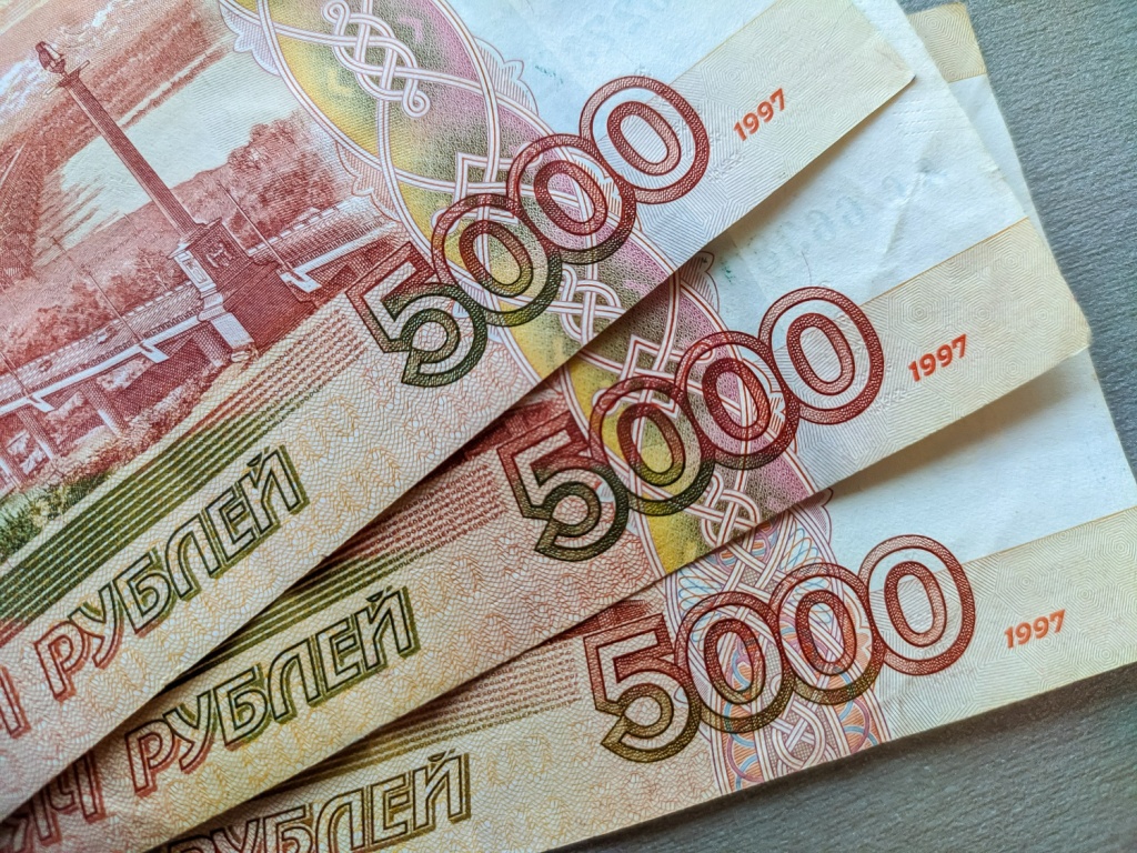 Губернатор Свердловской области распорядился выделить дополнительно более 700 миллионов рублей на развитие Кировградского района Губернатор Свердловской области распорядился выделить дополнительно более 700 миллионов рублей на развитие Кировградского района