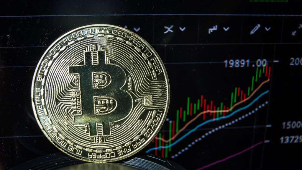 Криптобиржа OKX запретила сделки с рублем Криптобиржа OKX запретила сделки с рублем