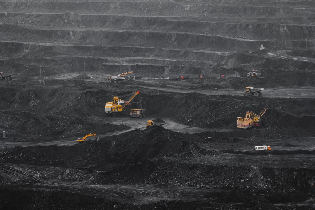 Kpler: поставки угля из РФ в Азию упали более чем на 20%