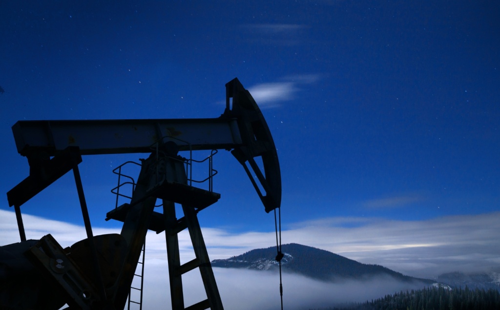 Цена нефти Brent вновь упала после слабого утреннего роста 