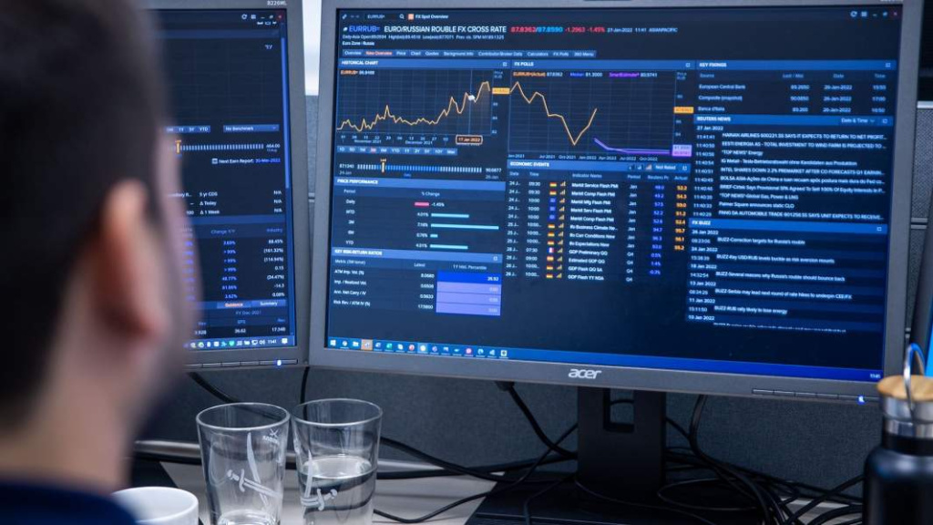 Снижается интерес к биржевой торговле долларом США среди частных инвесторов Снижается интерес к биржевой торговле долларом США среди частных инвесторов