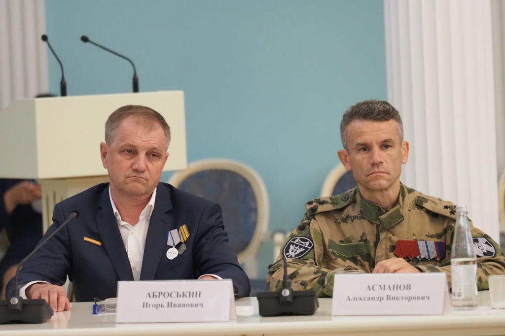 Глава Мордовии Артем Здунов встретился с участниками республиканской программы «Герои среди СВОих»