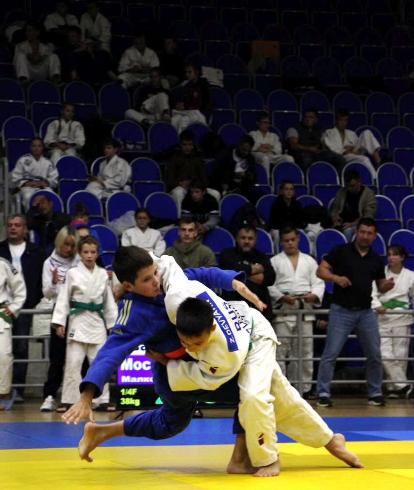 На соревнованиях по дзюдо в Волоколамске спортсмены из Ивантеевки завоевали весь комплект наград