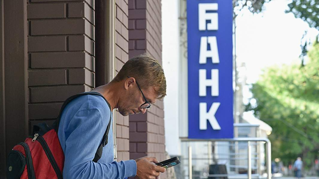 В ближайшие полтора года с российского рынка уйдут полсотни банков В ближайшие полтора года с российского рынка уйдут полсотни банков
