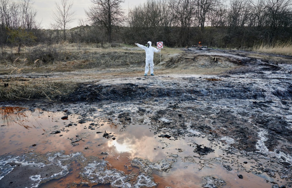 Владелец судна выплатил 14 миллионов рублей за ущерб от разлива нефтепродуктов в порту Новороссийска Владелец судна выплатил 14 миллионов рублей за ущерб от разлива нефтепродуктов в порту Новороссийска