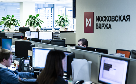 Российские акции обвалились после новостей о референдумах в народных республиках Российские акции обвалились после новостей о референдумах в народных республиках