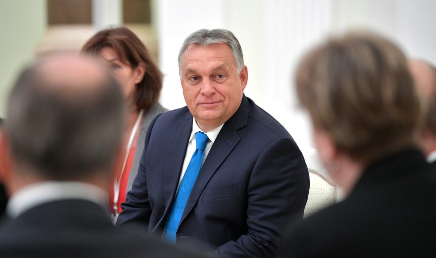 Премьер Венгрии заявил, что страна платит за нефть из РФ лишние 125 миллионов евро