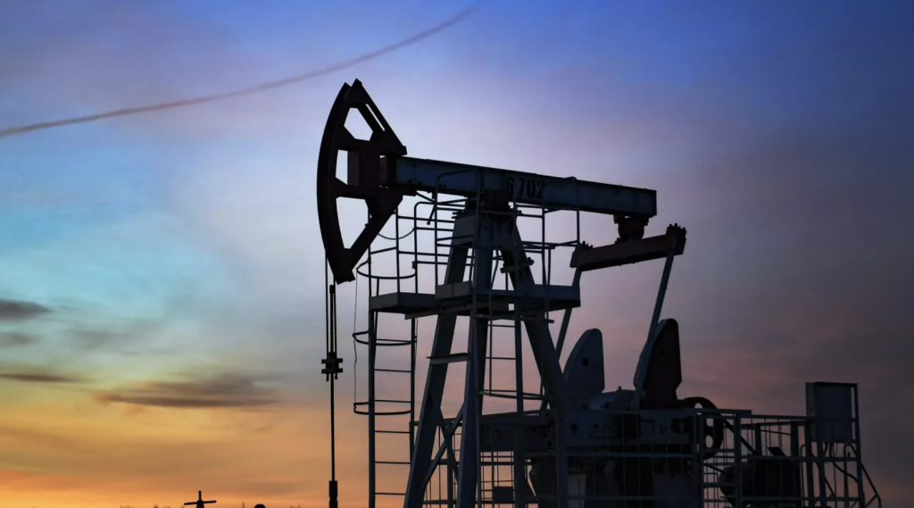 Нефтегазовые доходы России за семь месяцев снизились в 1,7 раза