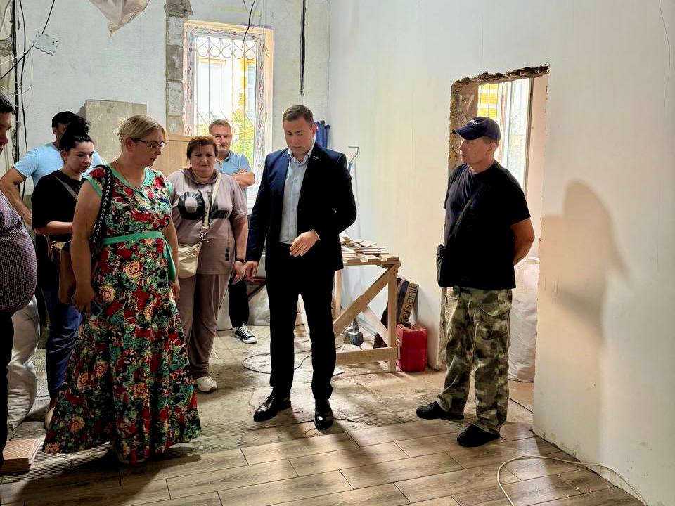 Глава центра "Активное долголетие" Красногорска посетил будущий центр в Нахабино