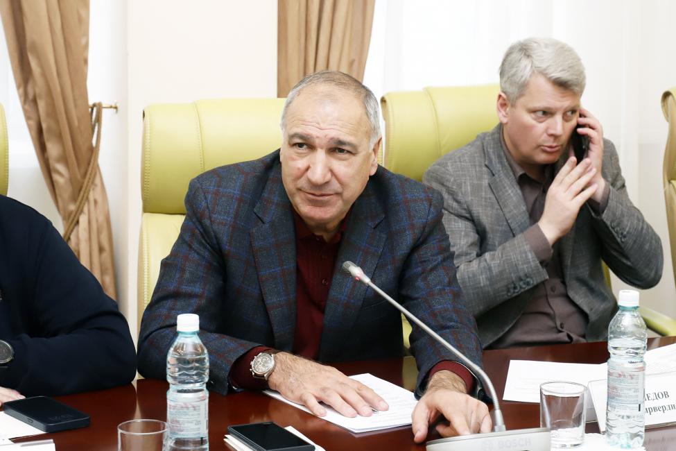 Депутаты ЗАКСа Новосибирской обсудили, каким будет сквер памяти Юрия Бугакова Депутаты ЗАКСа Новосибирской обсудили, каким будет сквер памяти Юрия Бугакова