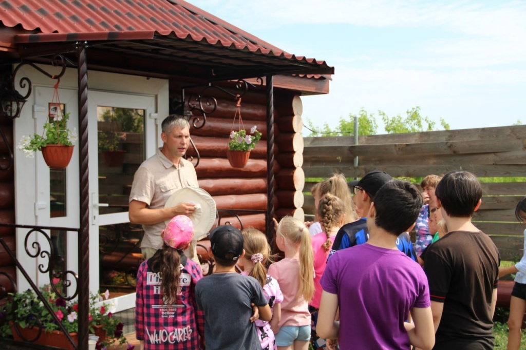 Семья пчеловодов в Мордовии стала лучшей в конкурсе «Семейное предпринимательство»