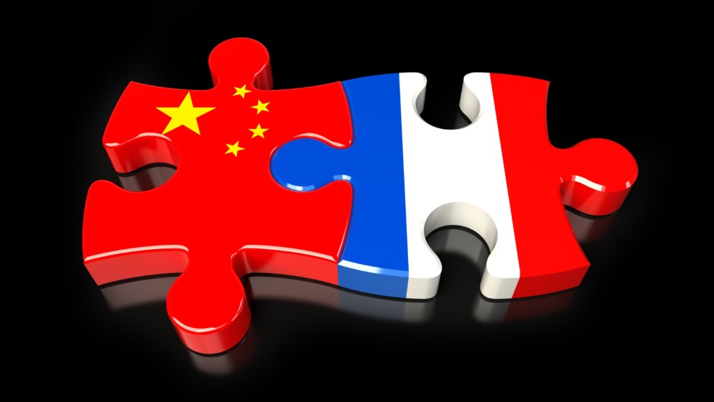 Макрон призвал обновить экономические связи Китая и Франции