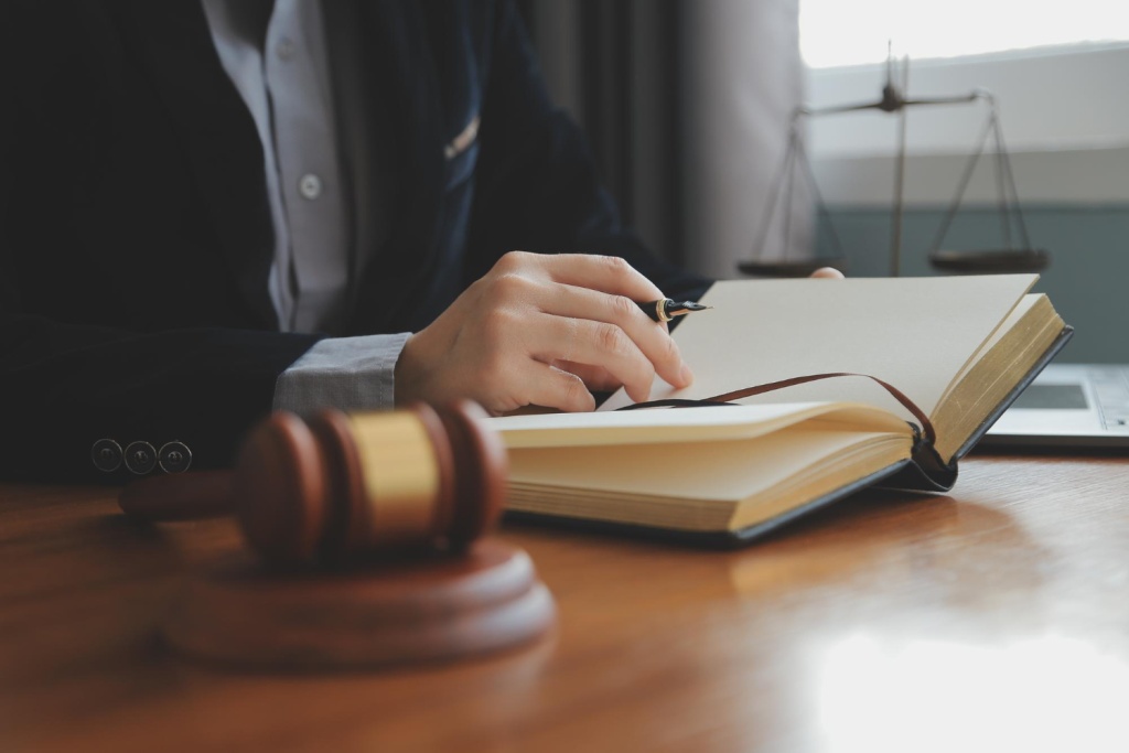 Бывшего замглавы красноярского регионального Минспорта признали виновным в мошенничестве и присвоении денег Бывшего замглавы красноярского регионального Минспорта признали виновным в мошенничестве и присвоении денег