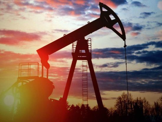 Российская нефть вынужденно продается в Индию по низкой цене Российская нефть вынужденно продается в Индию по низкой цене