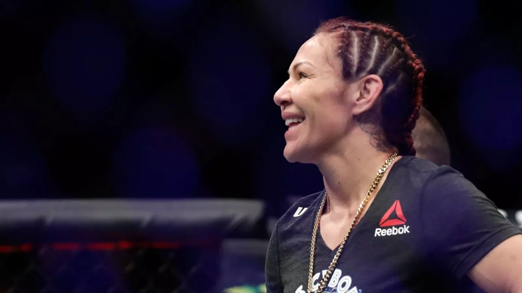 Чемпионка Bellator Крис Сайборг дебютировала в боксе Чемпионка Bellator Крис Сайборг дебютировала в боксе