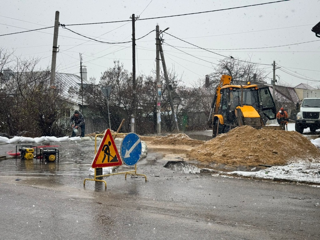 В Воронеже продолжаются восстановительные работы по водоснабжению в Ленинском районе