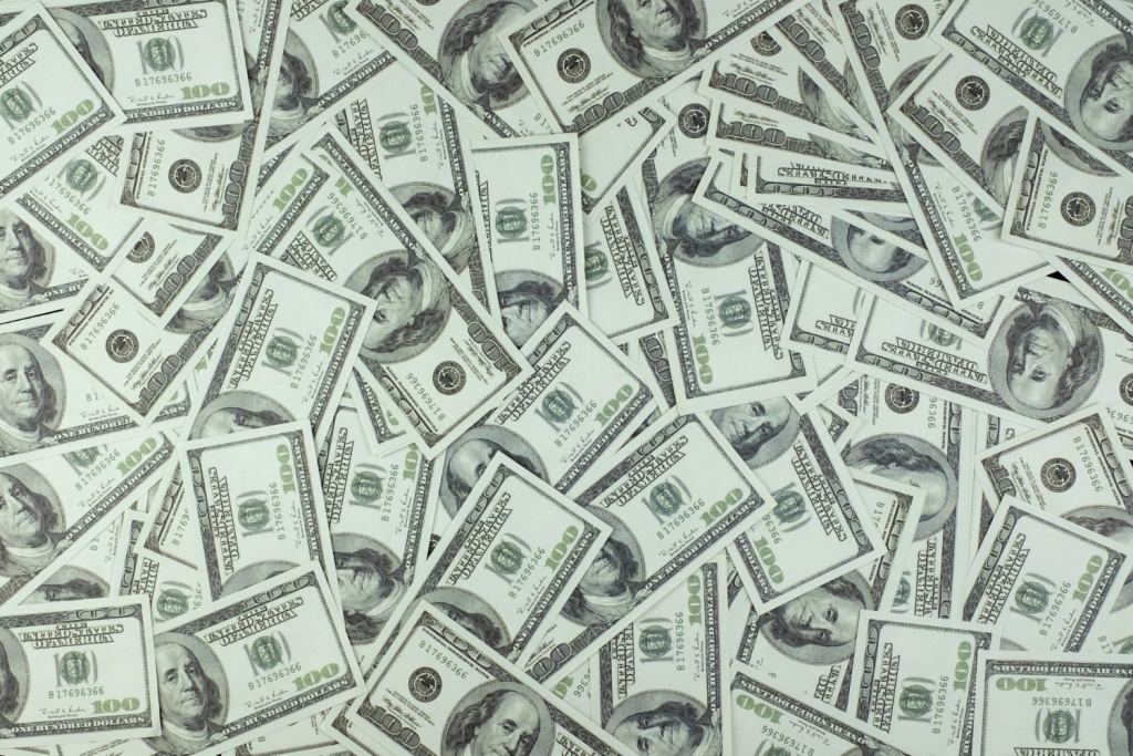 Oxfam: к 2034 году в мире появится первый триллионер