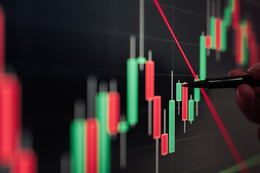 Фондовый индекс Nasdaq 100 обновил рекорд на фоне соглашения Ирана и Израиля