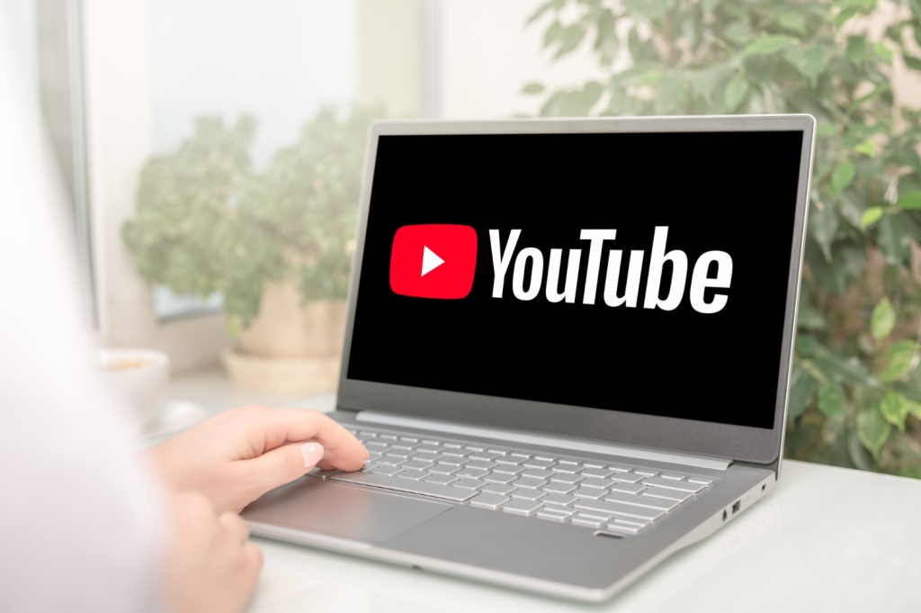 Отток с YouTube достиг 43%: ВЦИОМ представил данные опроса о предпочтениях россиян
