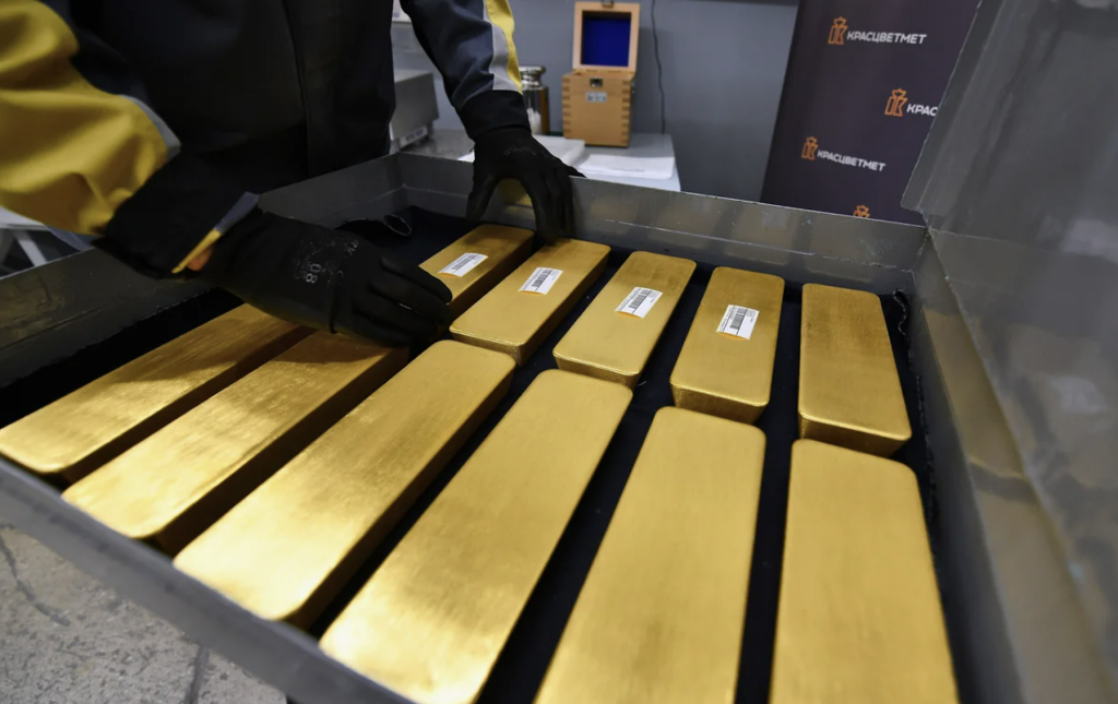 Остатки на «золотых» счетах клиентов в банках — 70 тонн к началу июня
