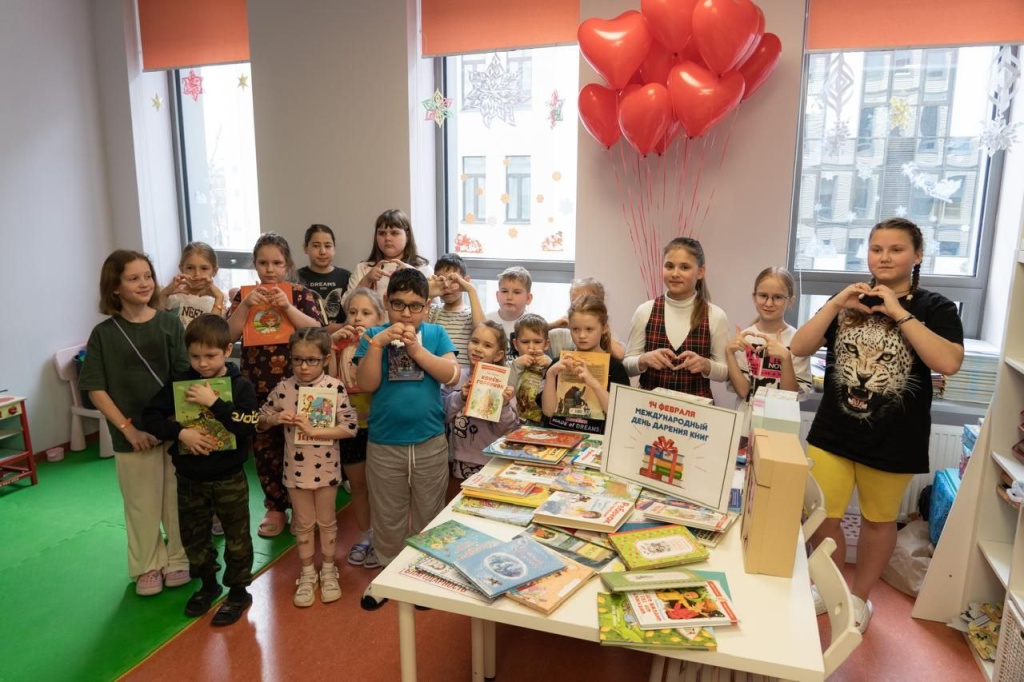 В Институте детской эндокринологии НМИЦ прошла благотворительная акция «Дарите книги с любовью»