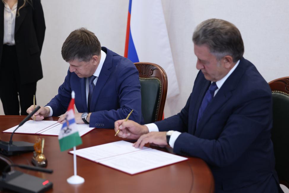 Депутаты региональных парламентов Новосибирской и Калининградской областей договорились о сотрудничестве Депутаты региональных парламентов Новосибирской и Калининградской областей договорились о сотрудничестве