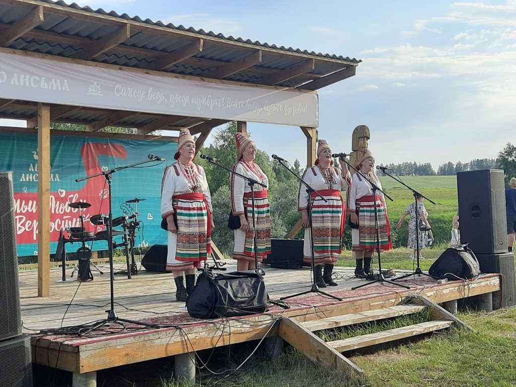 Народные гуляния «Ашо лисьма» традиционно проходят в Мордовии у старинного источника 