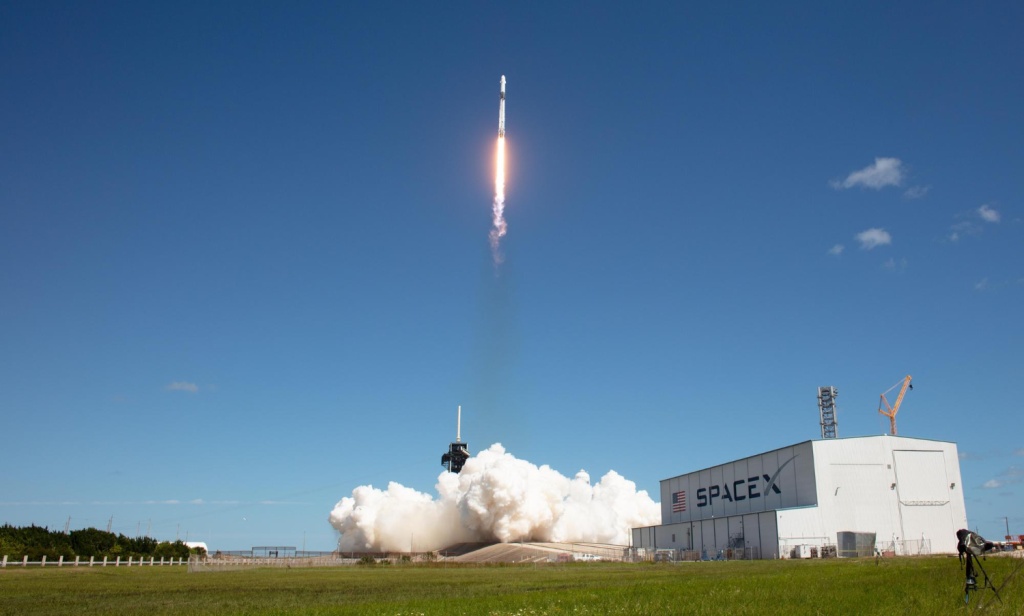 SpaceX стремительно растёт в цене
